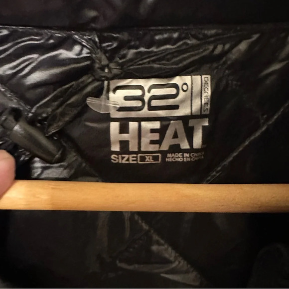 32 Degrees black puffer jacket - Picture 3 of 5